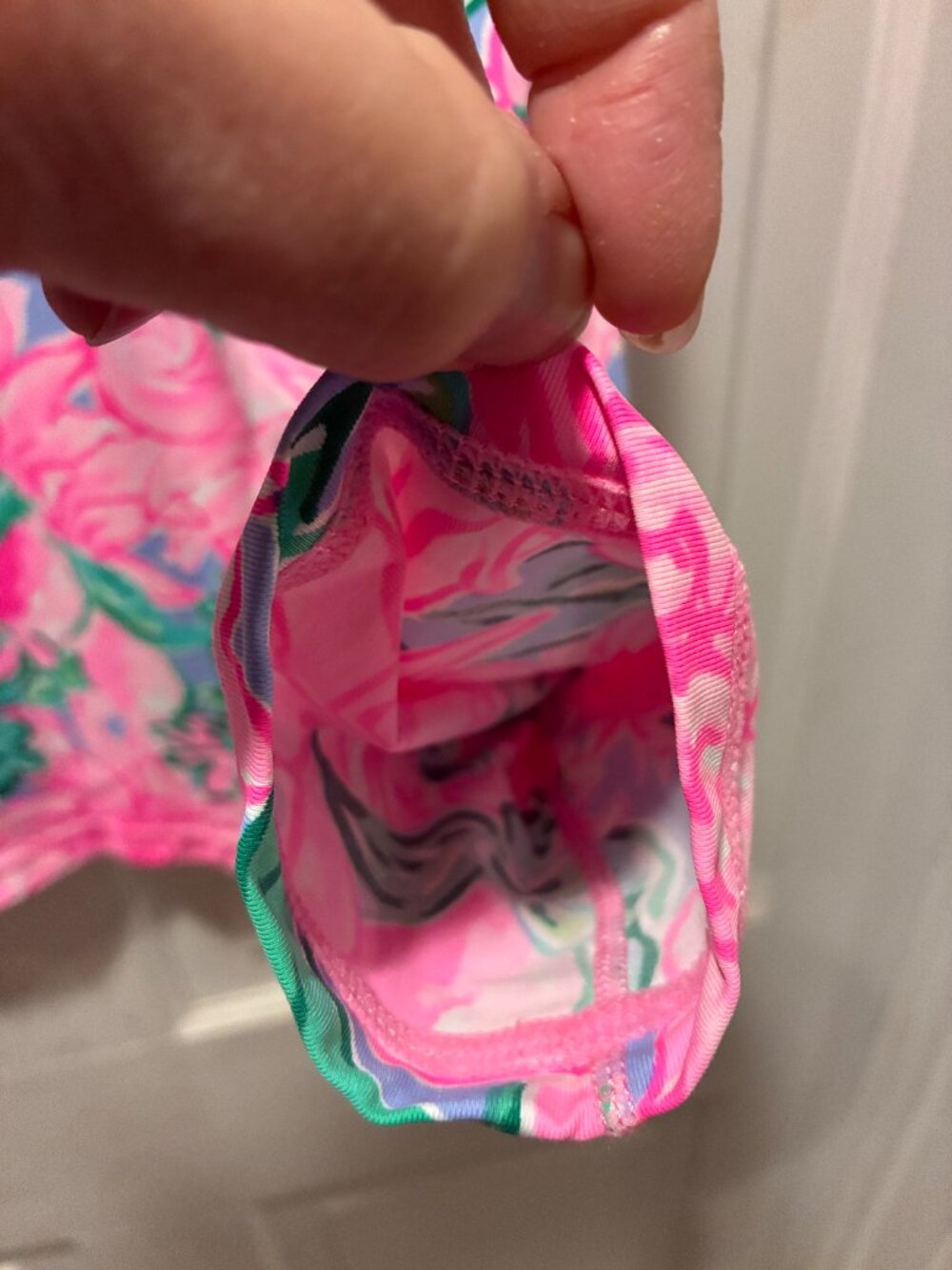 Lilly Pulitzer~ NWOT!!~ UPF 50+ Luxletic® (Retail:  $138) - Picture 16 of 16